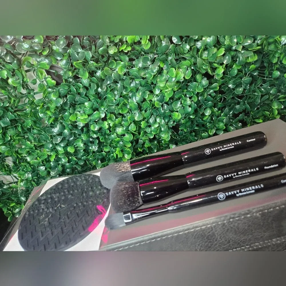 Savvy Minerals Make Up Brush Set Contour,foundation And Concealer W/cleaning Pad